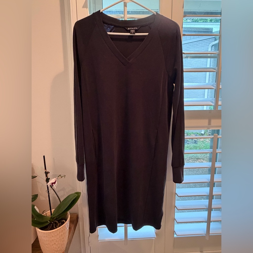Athleta Sea Soft Black V-Neck Long Sleeve Dress